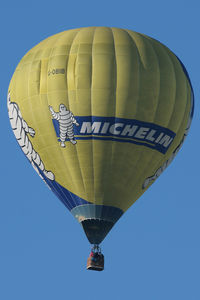 G-OBIB - Michelin. At the Icicle Balloon Meet, Savernake. - by Howard J Curtis