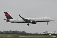 N712TW @ EIDW - Landing Rwy 10 at Dublin in the rain.. - by Noel Kearney