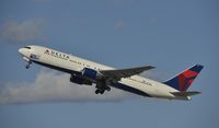 N139DL @ KLAX - Departing LAX - by Todd Royer