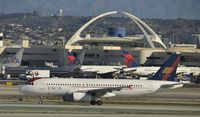 N495TA @ KLAX - Taxiing to gate at LAX - by Todd Royer