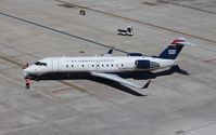 N906SW @ KPHX - CL-600-2B19