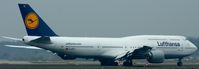 D-ABYC @ EDDF - Lufthansa, begins the take off roll at Frankfurt Int´l (EDDF) - by A. Gendorf