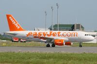 G-EZFU @ LFRB - Airbus A319-111, Taxiing to boarding ramp, Brest-Bretagne Airport (LFRB-BES) - by Yves-Q