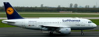 D-AIBE @ EDDL - Lufthansa, is here on taxiway M to RWY 23L at Düsseldorf Int´l (EDDL) - by A. Gendorf