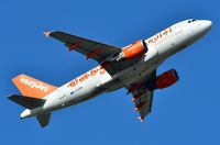 G-EZAW @ EHAM - Easyjet A319 lifting off from AMS - by FerryPNL