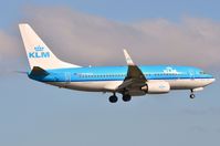 PH-BGO @ EHAM - KLM B737 arriving - by FerryPNL