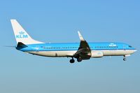 PH-BGA @ EHAM - KLM B738 landing - by FerryPNL
