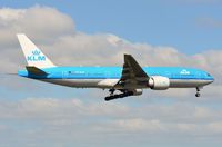 PH-BQD @ EHAM - KLM B772 arriving at base. - by FerryPNL