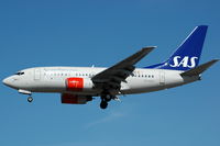 OY-KKH @ ESSA - Scandinavian Airlines Boeing 737-600 approaching Stockholm Arlanda airport, Sweden. - by Henk van Capelle