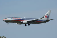 N972AN @ DFW - American Airlines landing at DFW Airport. - by Zane Adams