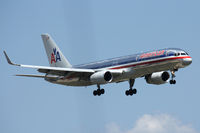 N694AN @ DFW - American Airlines landing at DFW Airport