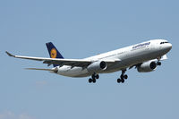 D-AIKE @ DFW - Lufthansa landing at DFW Airport