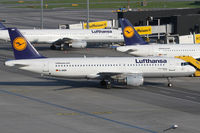 D-AIQH @ VIE - Lufthansa - by Joker767