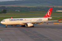 TC-JNH @ VIE - Turkish Airlines - by Joker767