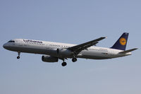 D-AISD @ EGLL - Lufthansa, on approach to runway 27L. - by Howard J Curtis
