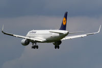 D-AIZS @ VIE - Lufthansa - by Joker767