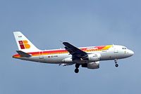 EC-KUB @ EGLL - Airbus A319-111 [3651] (Iberia) Home~G 13/05/2010. On approach 27L. - by Ray Barber