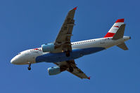 OE-LDD @ LOWL - Austrian Airlines Airbus A319-112 final approach in LOWL/LNZ - by Janos Palvoelgyi