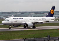 D-AIZI @ EDDF - Lufthansa Airbus A320 - by Thomas Ranner