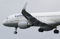 D-AIZR @ EDDF - Lufthansa Airbus A320 - by Thomas Ranner