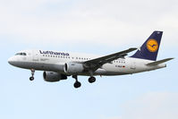 D-AILR @ EDDF - Lufthansa Airbus A319 - by Thomas Ranner