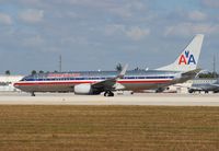 N811NN @ MIA - American 737 - by Florida Metal