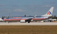 N841NN @ MIA - American 737 - by Florida Metal
