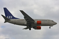 SE-DNX @ EGLL - SAS Scandinavian Airlines - by Chris Hall