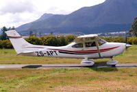 ZS-APT @ FASH - Cessna 182S Skylane [182-80867] Stellenbosch~ZS 17/09/2006 - by Ray Barber