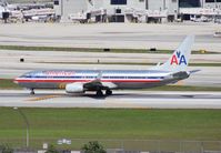 N989AN @ MIA - American 737-800 - by Florida Metal