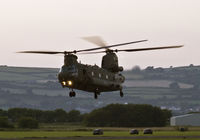 ZH893 @ EGFP - Chinook HC.2A, Runway 22 prior to letting down. - by Derek Flewin