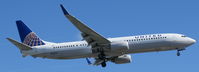 N38443 @ KLAX - United, is landing at Los Angeles Int´l(KLAX) - by A. Gendorf