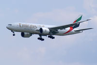 A6-EWJ @ VIE - Emirates Boeing 777-200 - by Thomas Ramgraber