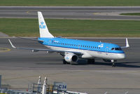 PH-EZH @ VIE - KLM - Royal Dutch Airlines Embraer 190 - by Thomas Ramgraber