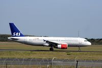OY-KAR @ EKCH - OY-KAR taking off on its first commercial flight for SAS on SK1517 to LHR - by Erik Oxtorp