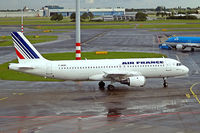 F-GHQD @ EHAM - Airbus A320-211 [0108] (Air France) Amsterdam-Schiphol~PH 10/08/2006 - by Ray Barber