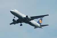 D-AIZI @ EGCC - Lufthansa Airbus A320-214 D-AIZI on approach to Manchester Airport. - by David Burrell