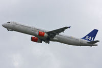 LN-RKI @ EGCC - SAS Scandinavian Airlines - by Chris Hall