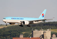 HL8252 @ LOWW - Korean Air B777 - by Thomas Ranner