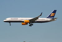 TF-ISL @ EBBR - Arrival of flight FI554  to RWY 20 - by Daniel Vanderauwera