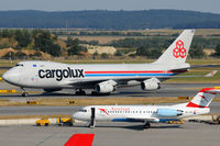 LX-WCV @ VIE - Cargolux - by Chris Jilli