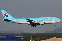 HL7489 @ VIE - Korean Air - by Joker767