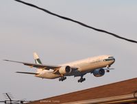 B-KPR @ KJFK - Seconds before landing on L22, JFK - by gbmax