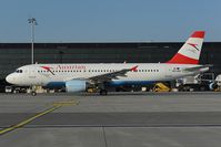 OE-LBU @ LOWW - Austrian Airlines Airbus 320 - by Dietmar Schreiber - VAP