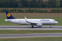 D-AIZT @ VIE - Lufthansa Airbus A320 - by Thomas Ramgraber