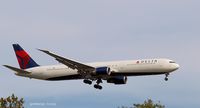 N837MH @ KJFK - Going to a landing on 22L, JFK - by Gintaras B.