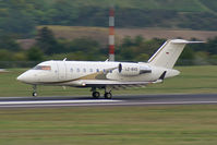 LZ-BVD @ VIE - Air VB Bombardier CL605 Challenger - by Thomas Ramgraber