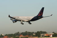 OO-SFZ @ EBBR - Flight SN369 is descending to RWY 25L - by Daniel Vanderauwera