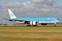 PH-BQP @ EHAM - KLM B772 landing in AMS - by FerryPNL