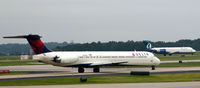 N912DL @ KATL - Taxi Atlanta - by Ronald Barker